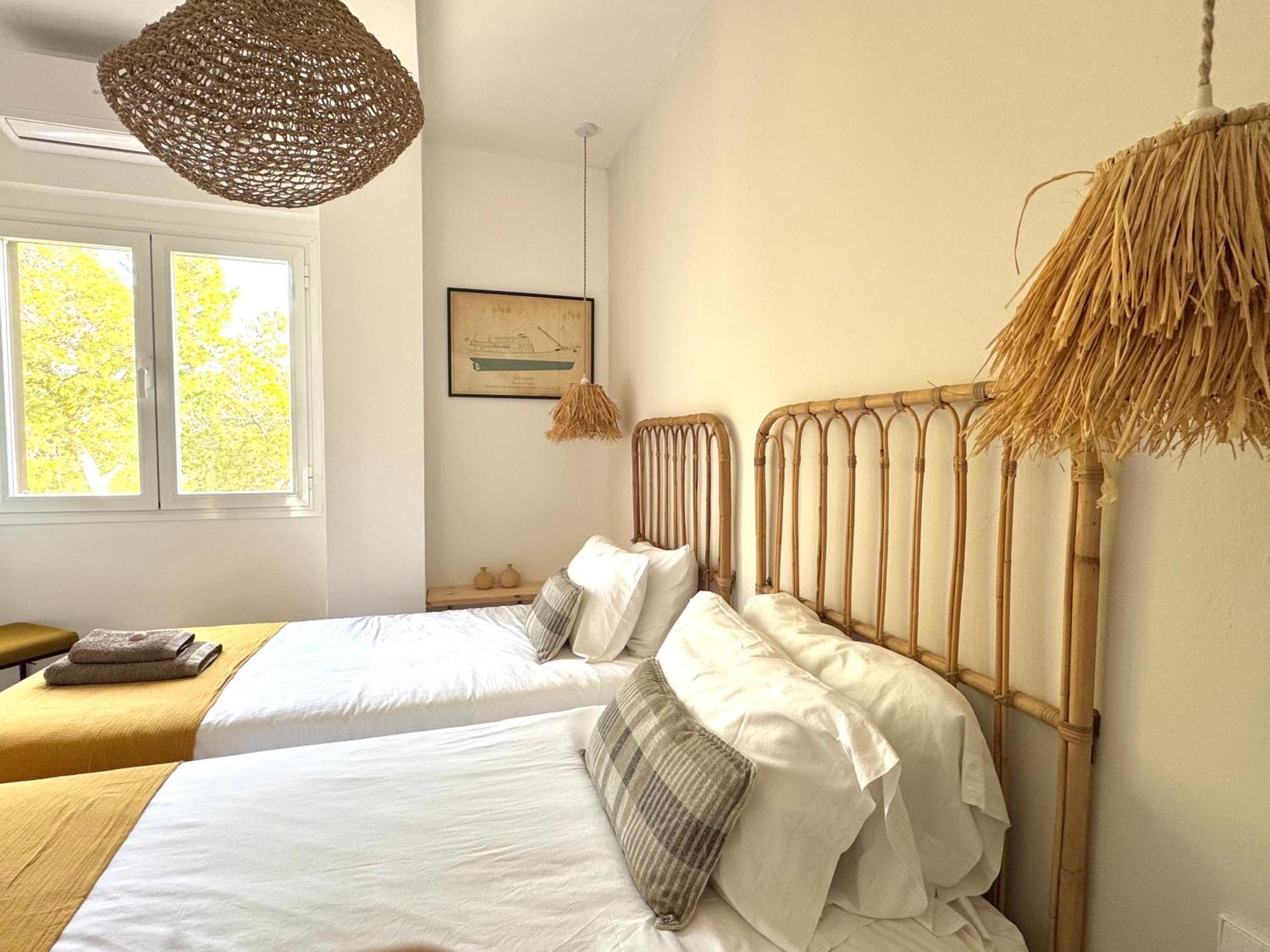 Appartement Nobe Es Pujols Proche Plage, Vue Mer Exteriör bild